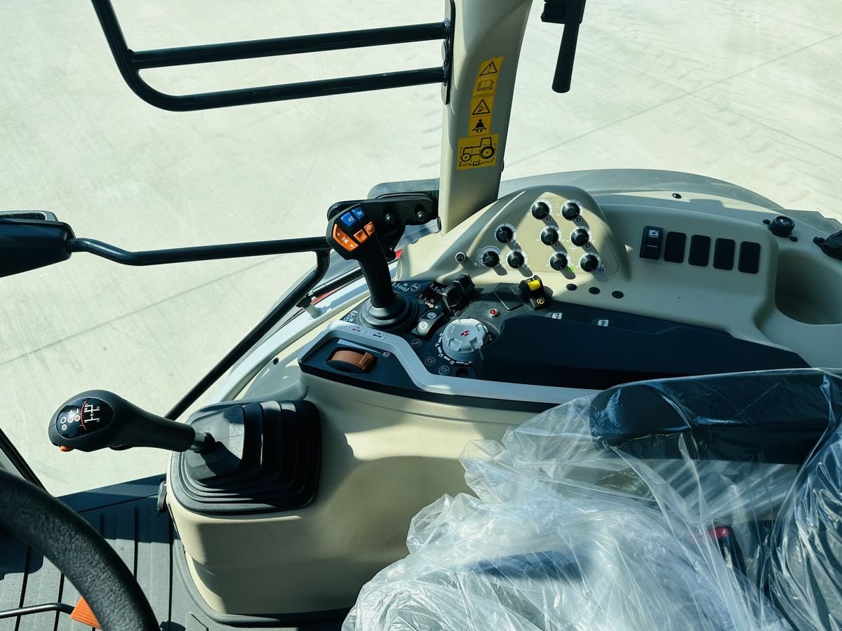 Traktor of the type Massey Ferguson 3AL.95 Efficient, Neumaschine in Hohenruppersdorf (Picture 12)