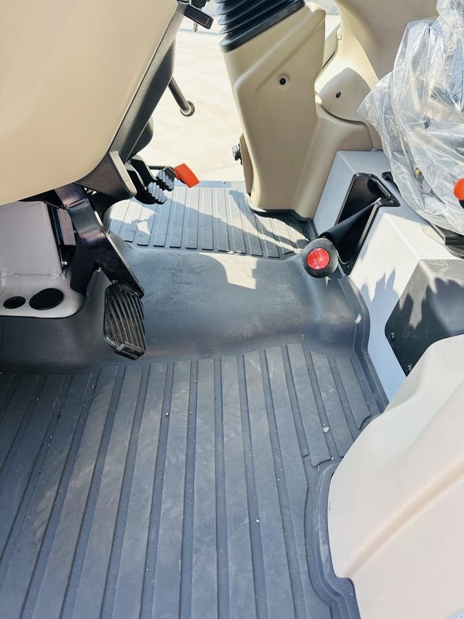 Traktor типа Massey Ferguson 3FR.95, Neumaschine в Hohenruppersdorf (Фотография 15)