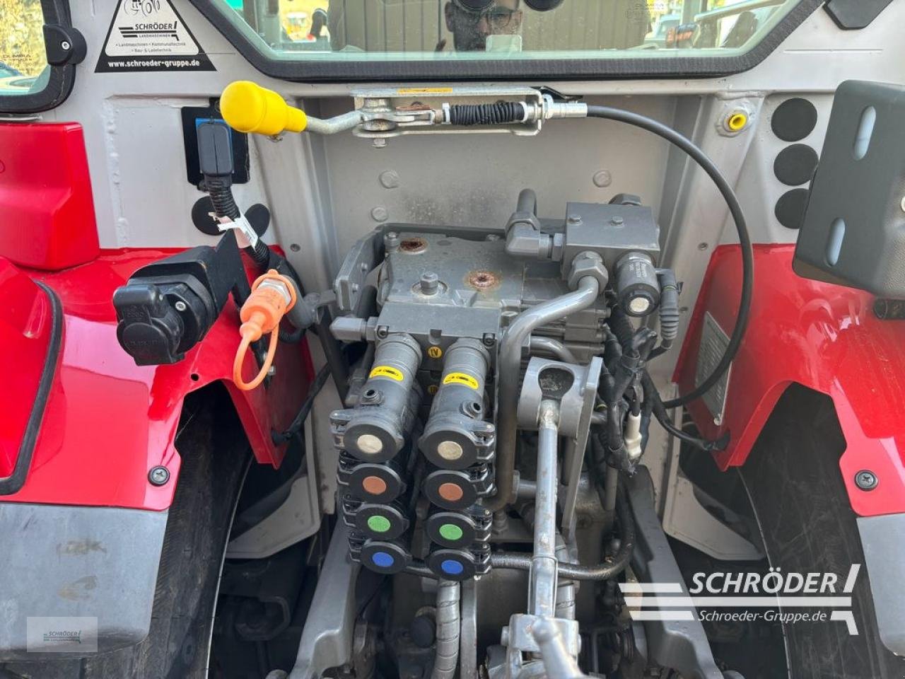 Traktor типа Massey Ferguson 3SP.85 CAB EFFICIENT, Neumaschine в Wildeshausen (Фотография 4)