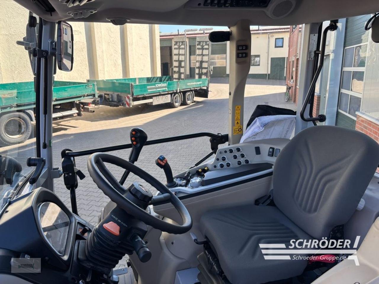 Traktor типа Massey Ferguson 3SP.85 CAB EFFICIENT, Neumaschine в Wildeshausen (Фотография 9)