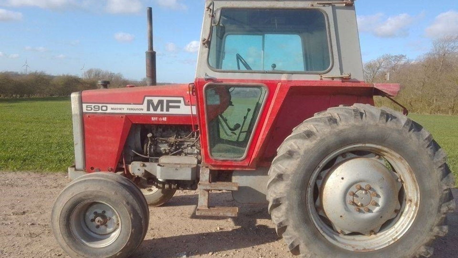Traktor от тип Massey Ferguson 4 stk 265 1 stk. 285 1 stk 590 1 stk 390 265-285-590 og 390, Gebrauchtmaschine в Skive (Снимка 4)