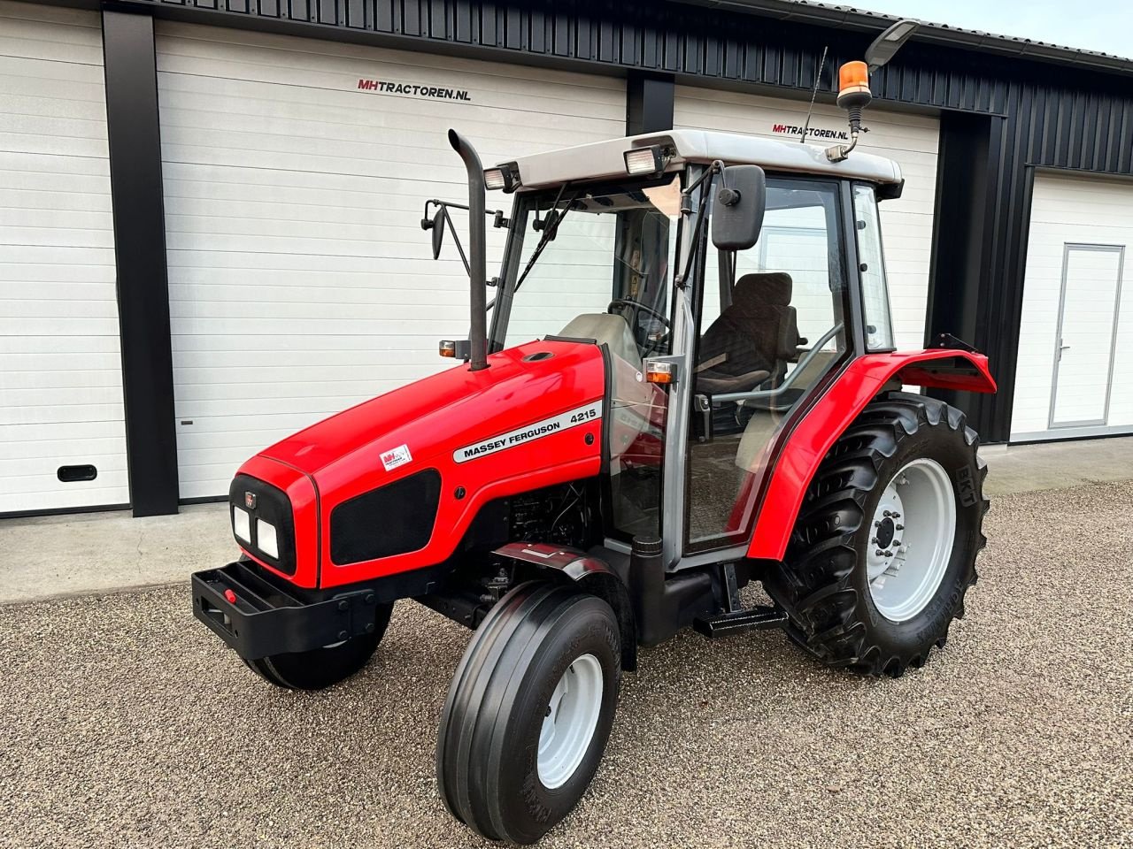 Traktor del tipo Massey Ferguson 4215, Gebrauchtmaschine In Linde (dr) (Immagine 2)