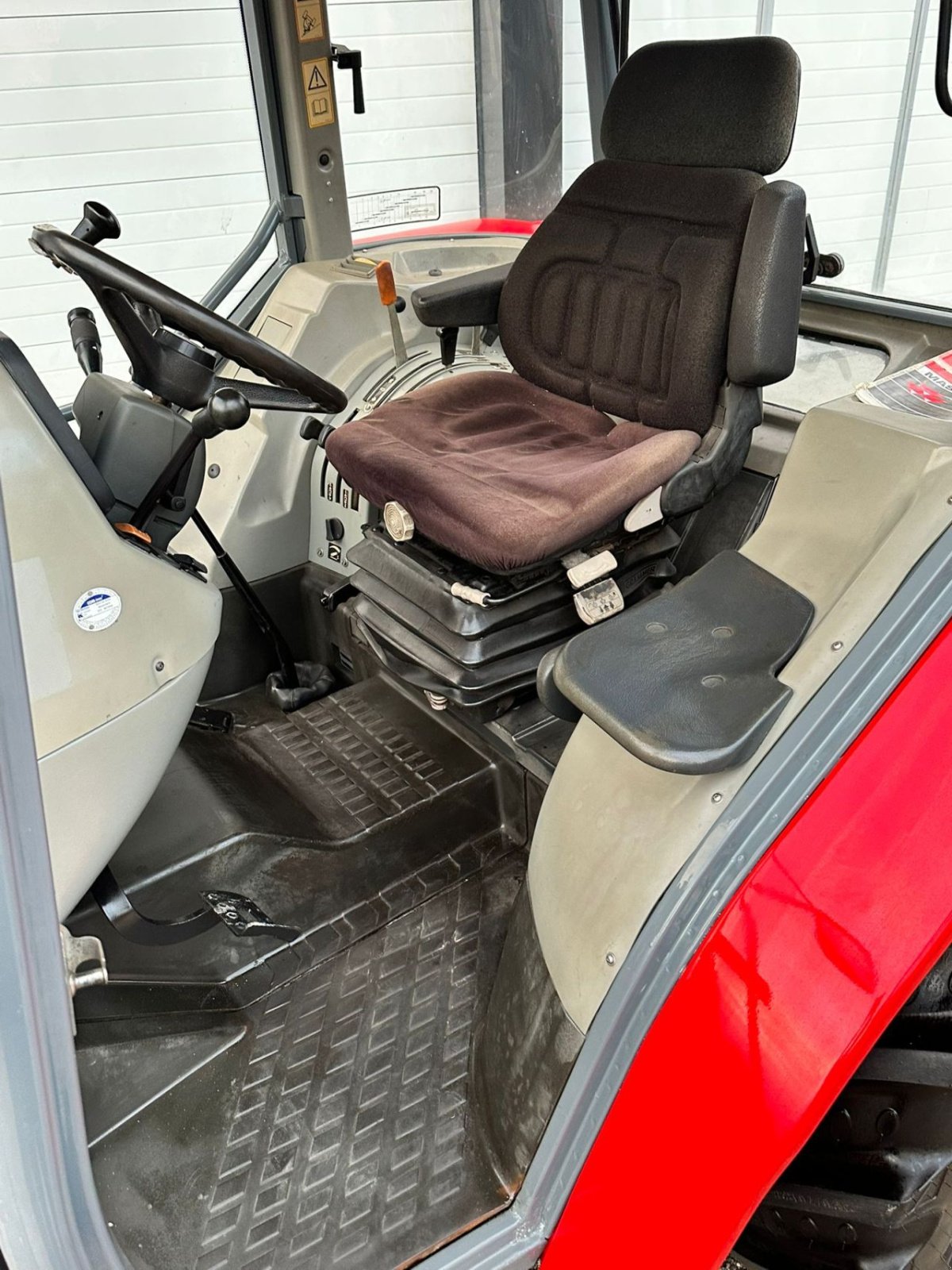 Traktor del tipo Massey Ferguson 4215, Gebrauchtmaschine In Linde (dr) (Immagine 3)