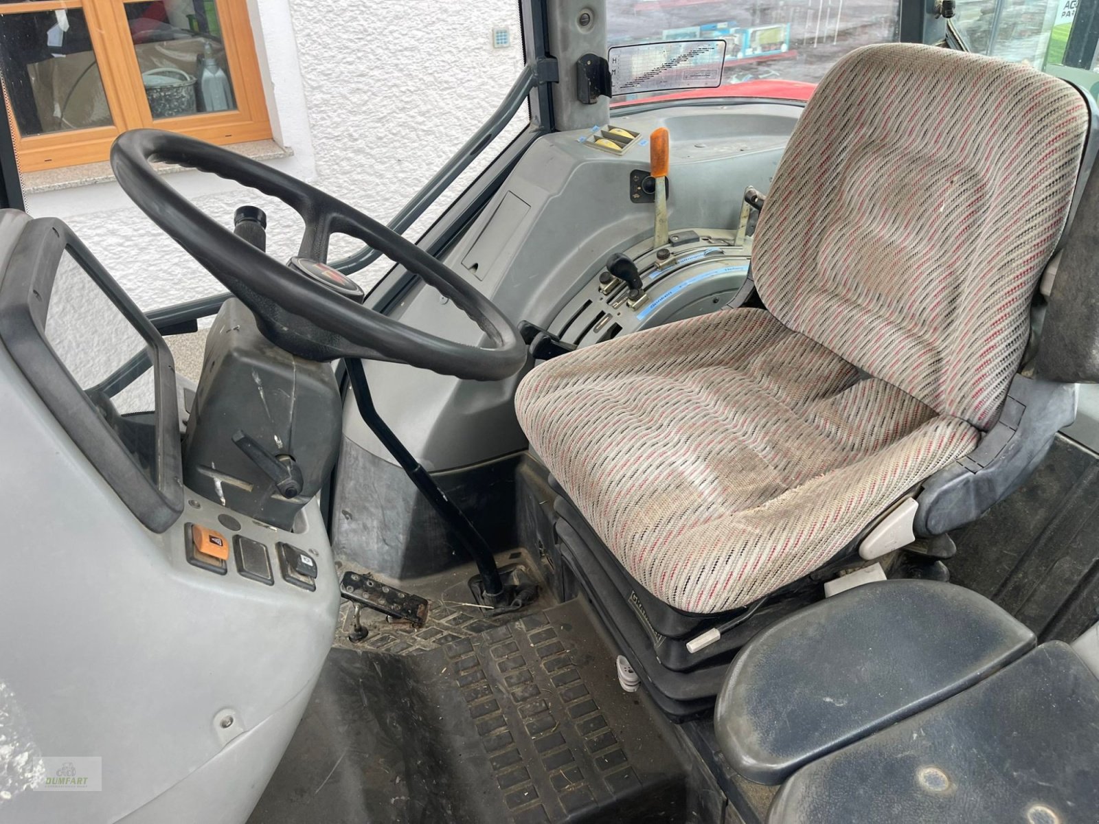 Traktor типа Massey Ferguson 4225-4, Gebrauchtmaschine в Bad Leonfelden (Фотография 5)