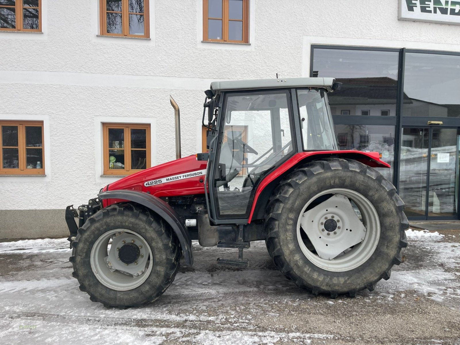 Traktor типа Massey Ferguson 4225-4, Gebrauchtmaschine в Bad Leonfelden (Фотография 9)