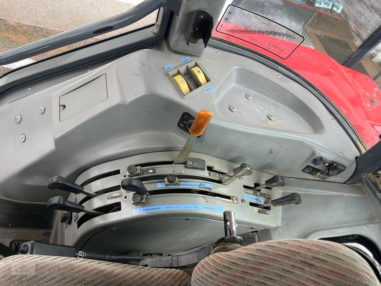 Traktor типа Massey Ferguson 4225-4, Gebrauchtmaschine в Bad Leonfelden (Фотография 20)