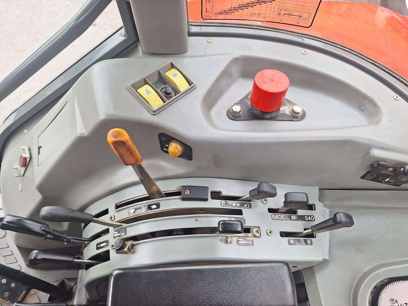 Traktor del tipo Massey Ferguson 4225, Gebrauchtmaschine en Burgkirchen (Imagen 13)