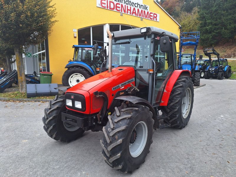 Traktor za tip Massey Ferguson 4225, Gebrauchtmaschine u Burgkirchen