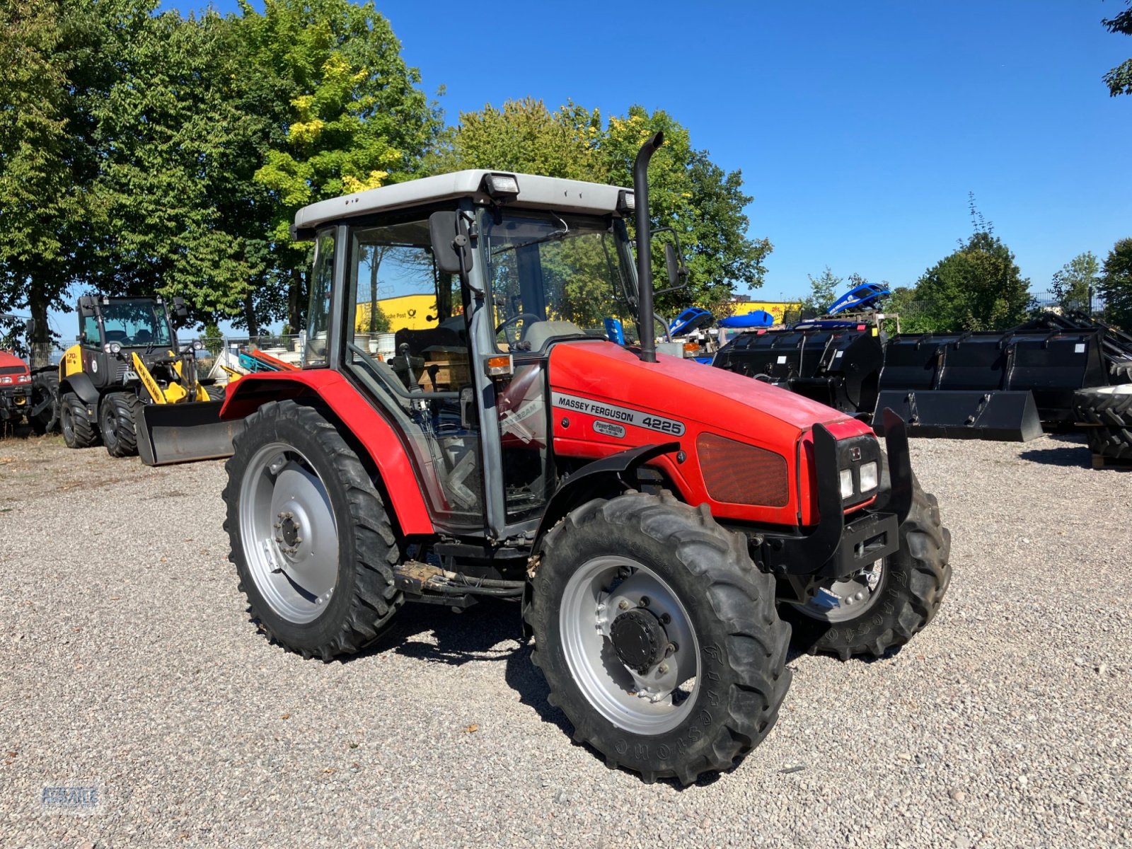 Traktor des Typs Massey Ferguson 4225, Gebrauchtmaschine in Salching bei Straubing (Bild 4)