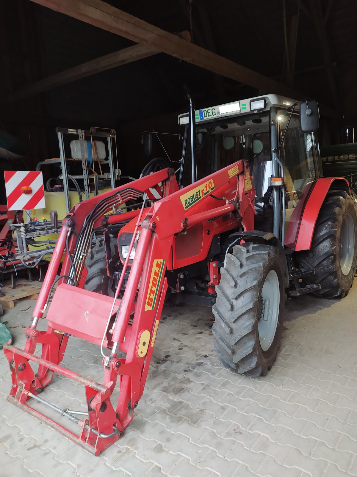 Traktor типа Massey Ferguson 4225, Gebrauchtmaschine в Hengersberg (Фотография 1)