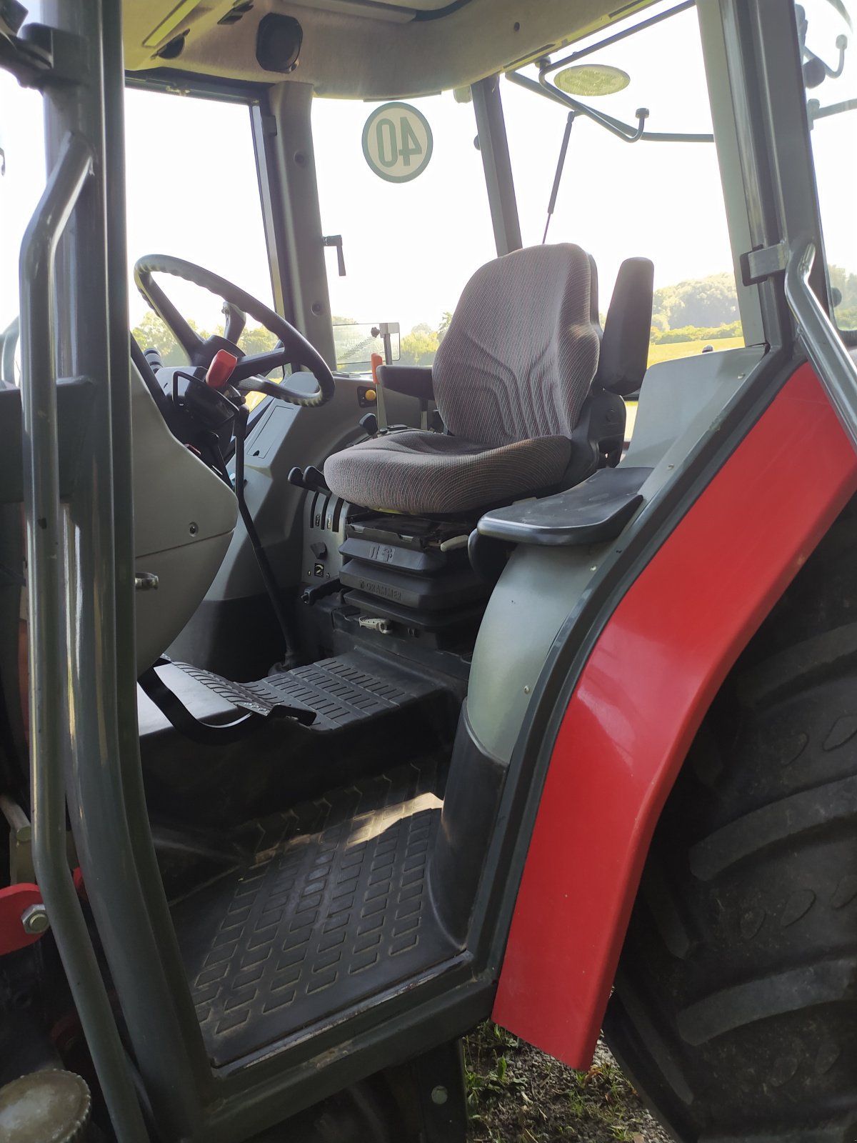 Traktor типа Massey Ferguson 4225, Gebrauchtmaschine в Hengersberg (Фотография 2)