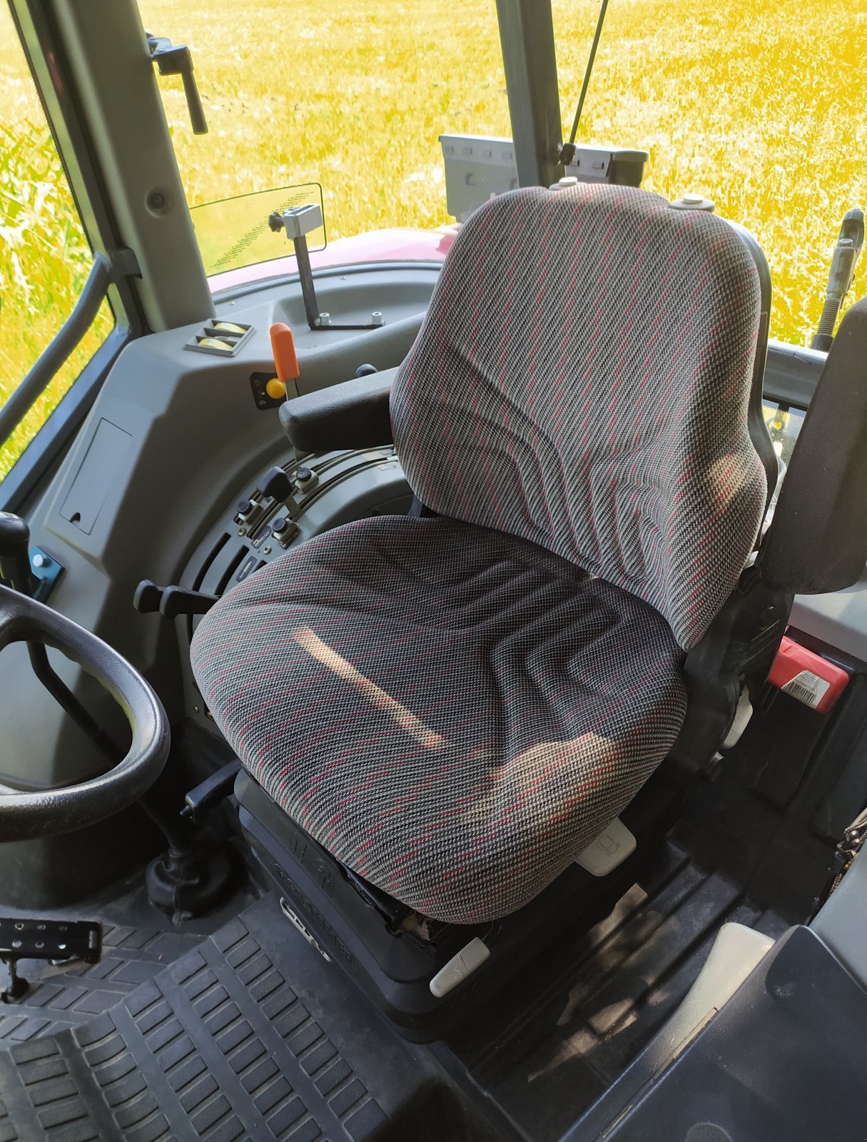 Traktor типа Massey Ferguson 4225, Gebrauchtmaschine в Hengersberg (Фотография 3)