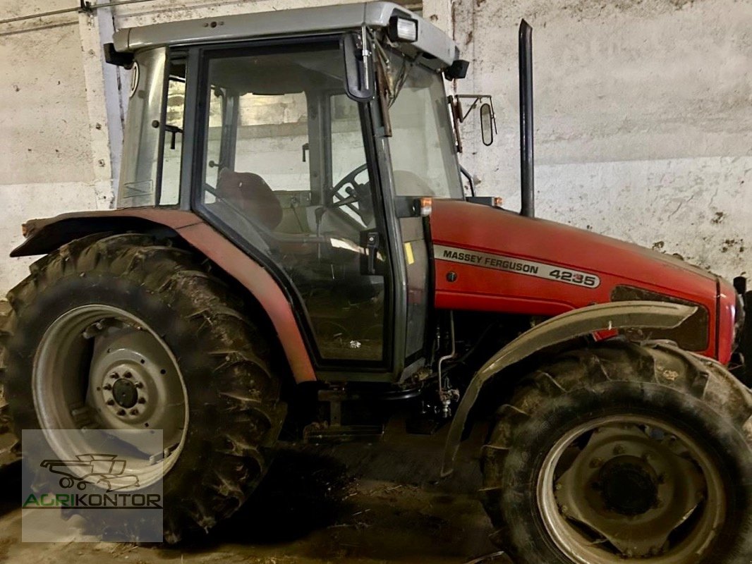 Traktor of the type Massey Ferguson 4235 A, Gebrauchtmaschine in Liebenwalde (Picture 1)