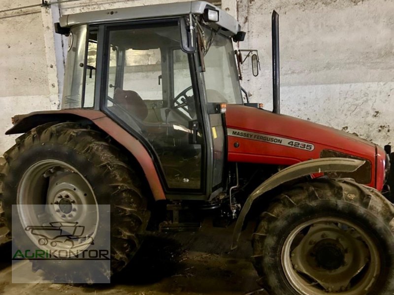 Traktor typu Massey Ferguson 4235 A, Gebrauchtmaschine v Liebenwalde