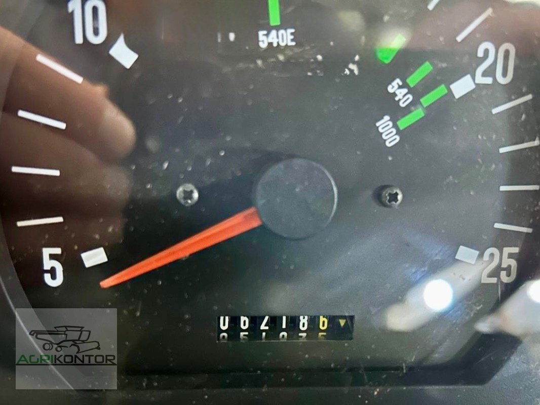 Traktor of the type Massey Ferguson 4235 A, Gebrauchtmaschine in Liebenwalde (Picture 10)