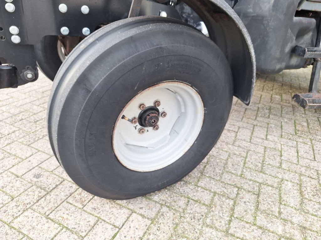 Traktor typu Massey Ferguson 4235, Gebrauchtmaschine v MARIENHEEM (Obrázek 5)