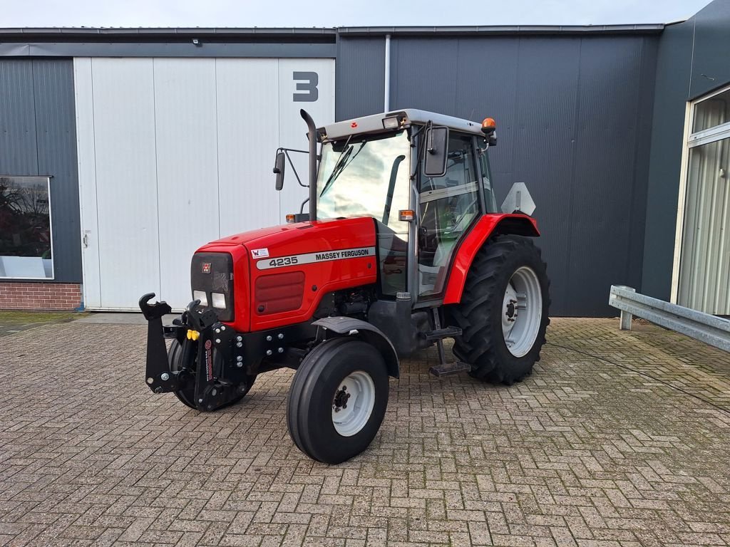 Traktor typu Massey Ferguson 4235, Gebrauchtmaschine v MARIENHEEM (Obrázek 3)