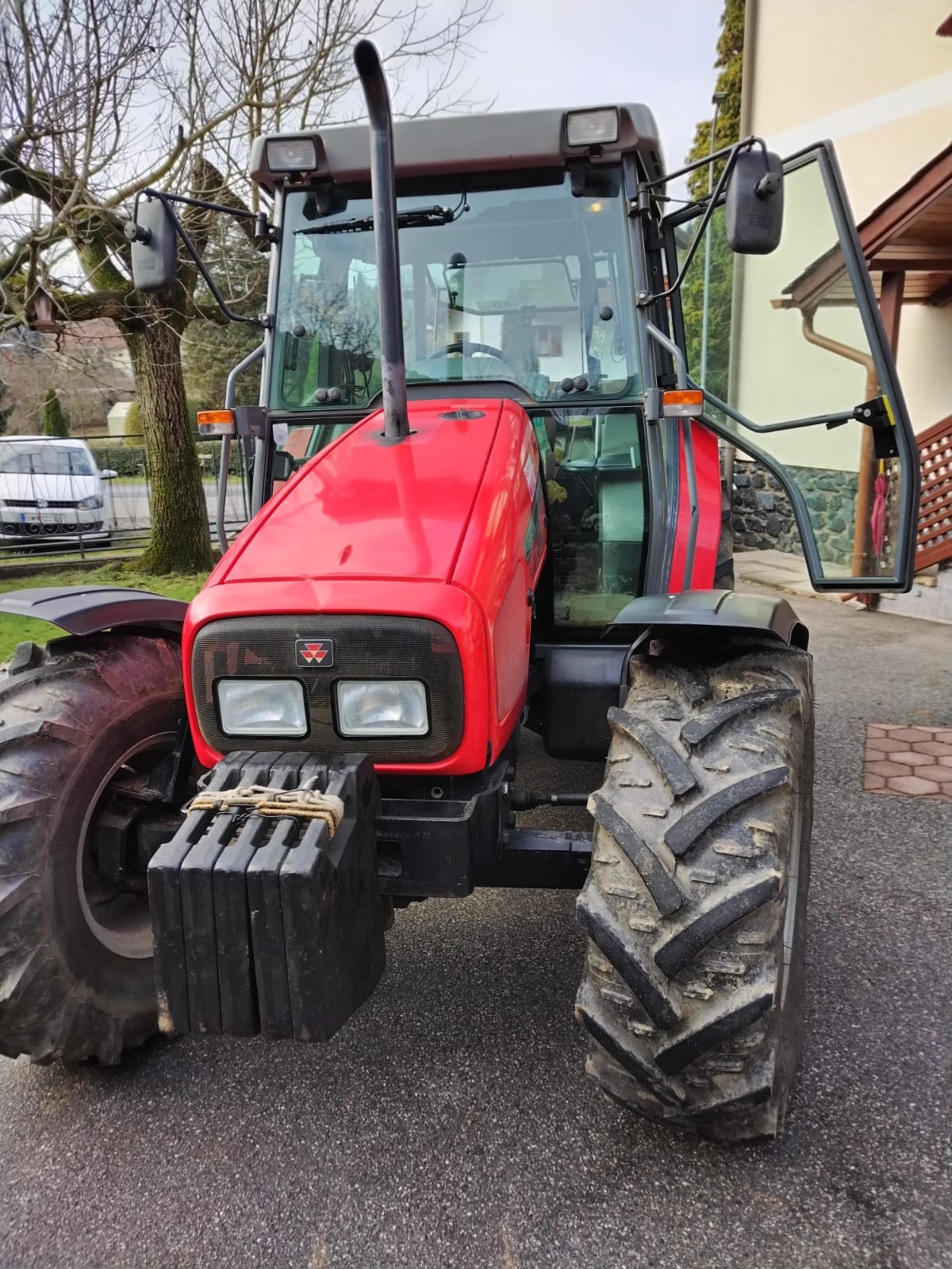 Traktor tipa Massey Ferguson 4235, Gebrauchtmaschine u Mariasdorf (Slika 1)