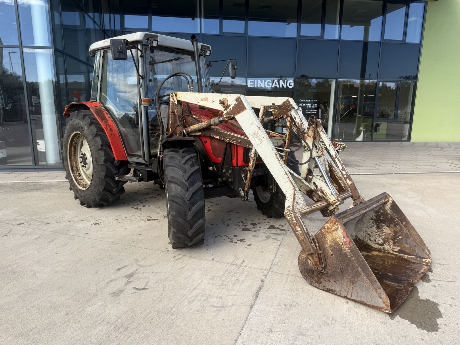 Traktor des Typs Massey Ferguson 4245-4 KL, Gebrauchtmaschine in Hohenruppersdorf (Bild 3)