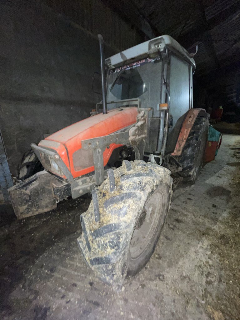 Traktor za tip Massey Ferguson 4245, Gebrauchtmaschine u Calmont (Slika 1)