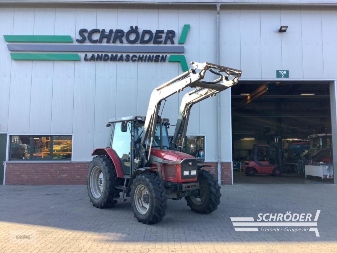 Traktor του τύπου Massey Ferguson 4245, Gebrauchtmaschine σε Völkersen (Φωτογραφία 1)