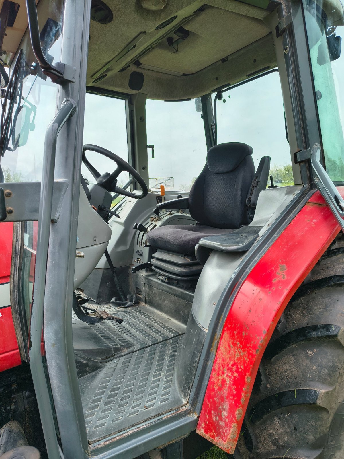 Traktor типа Massey Ferguson 4245, Gebrauchtmaschine в Ammerbuch (Фотография 2)