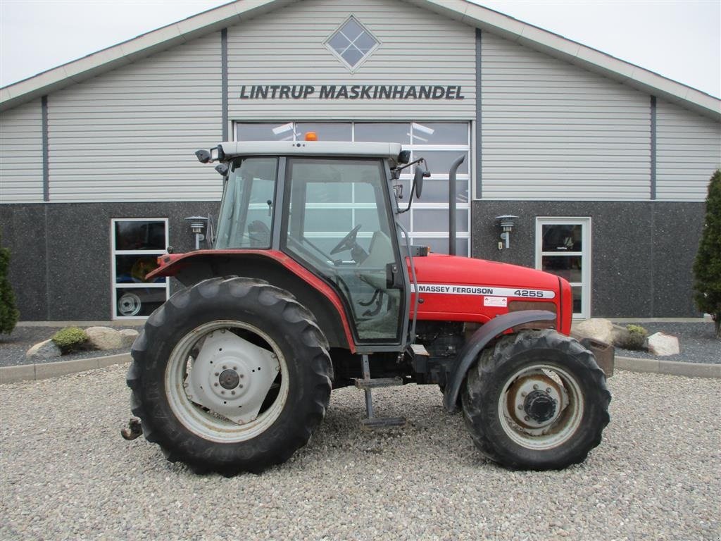 Traktor van het type Massey Ferguson 4255 Timegarenti KUN en ejer fra ny, Gebrauchtmaschine in Lintrup (Foto 6)