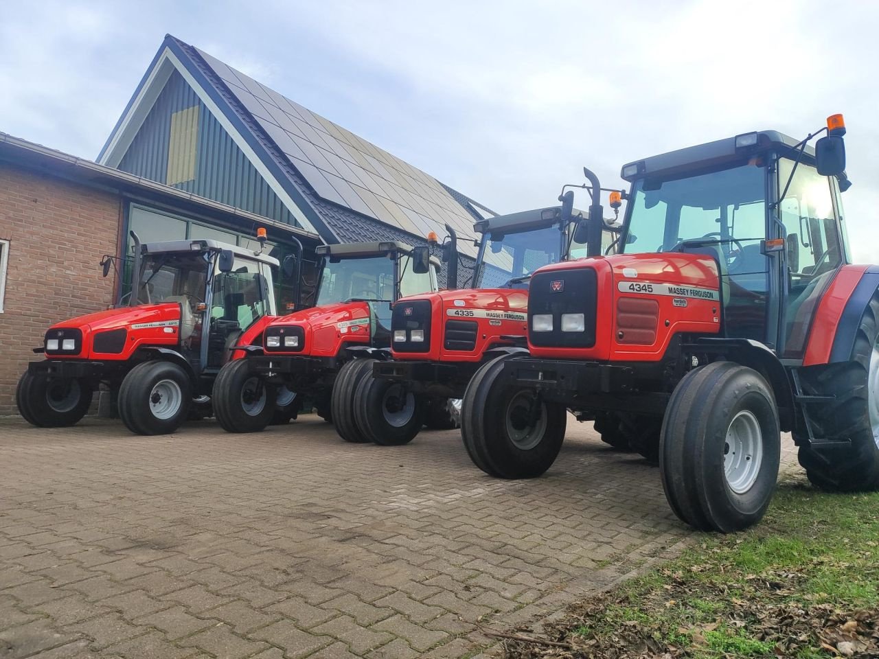 Traktor of the type Massey Ferguson 4325, Gebrauchtmaschine in Rouveen (Picture 7)