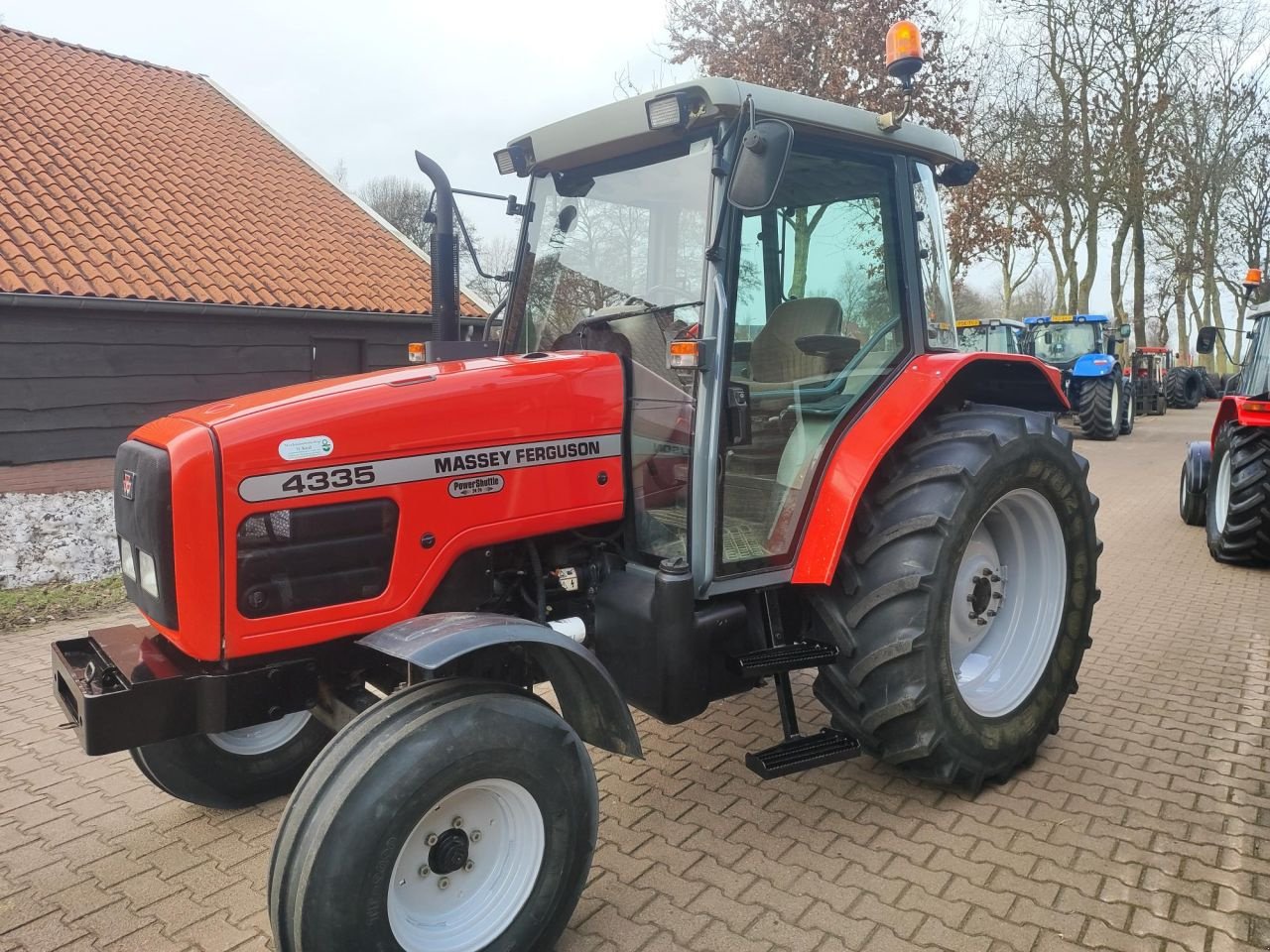 Traktor типа Massey Ferguson 4335, Gebrauchtmaschine в Rouveen (Фотография 2)