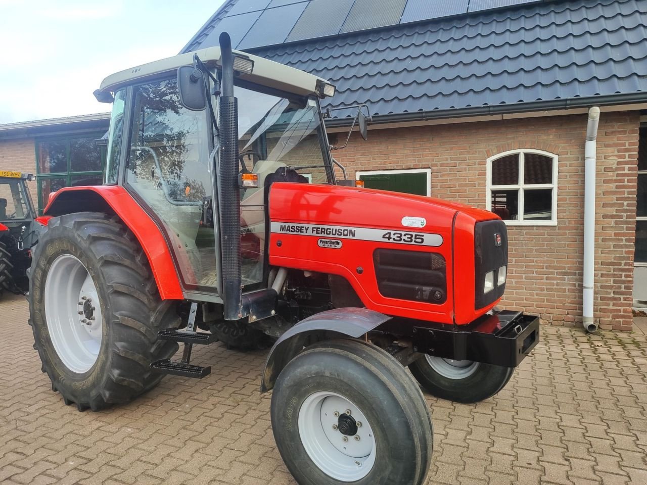 Traktor типа Massey Ferguson 4335, Gebrauchtmaschine в Rouveen (Фотография 1)