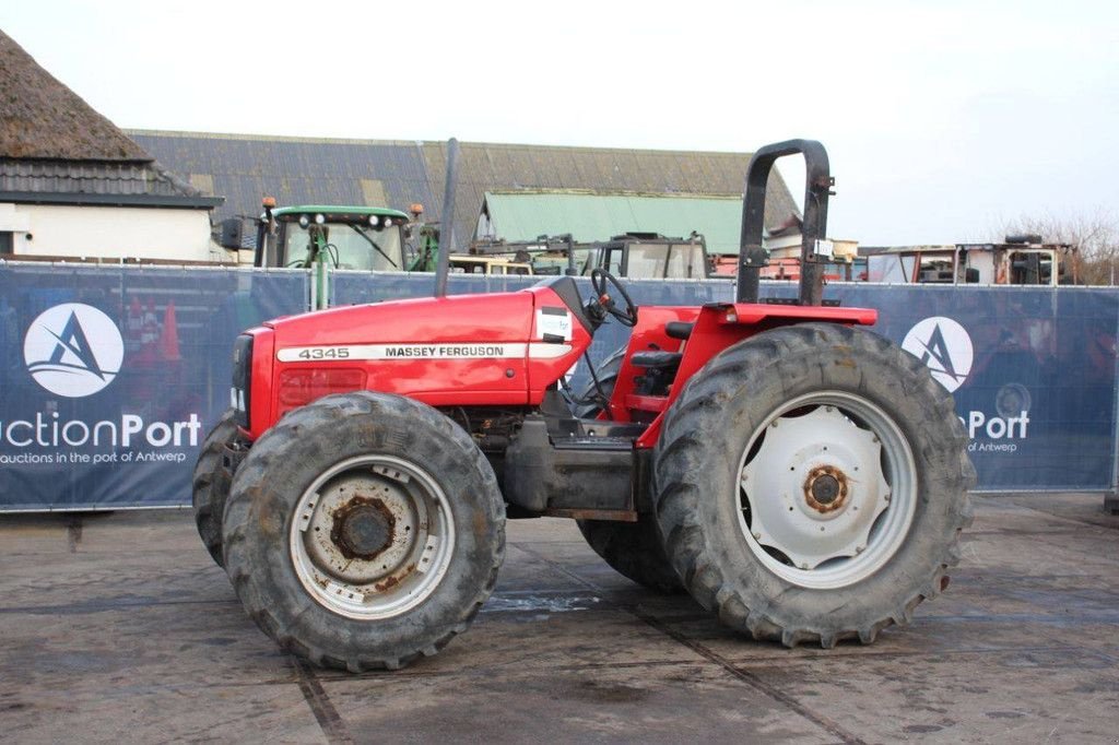 Traktor типа Massey Ferguson 4345, Gebrauchtmaschine в Antwerpen (Фотография 1)