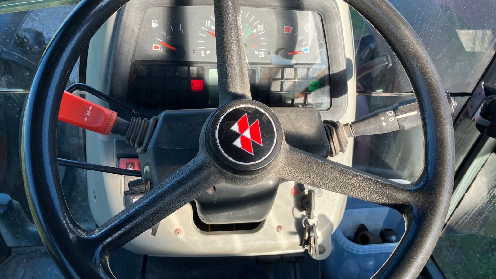 Traktor типа Massey Ferguson 4355 Power Shuttle 24-24, Gebrauchtmaschine в Roskilde (Фотография 9)