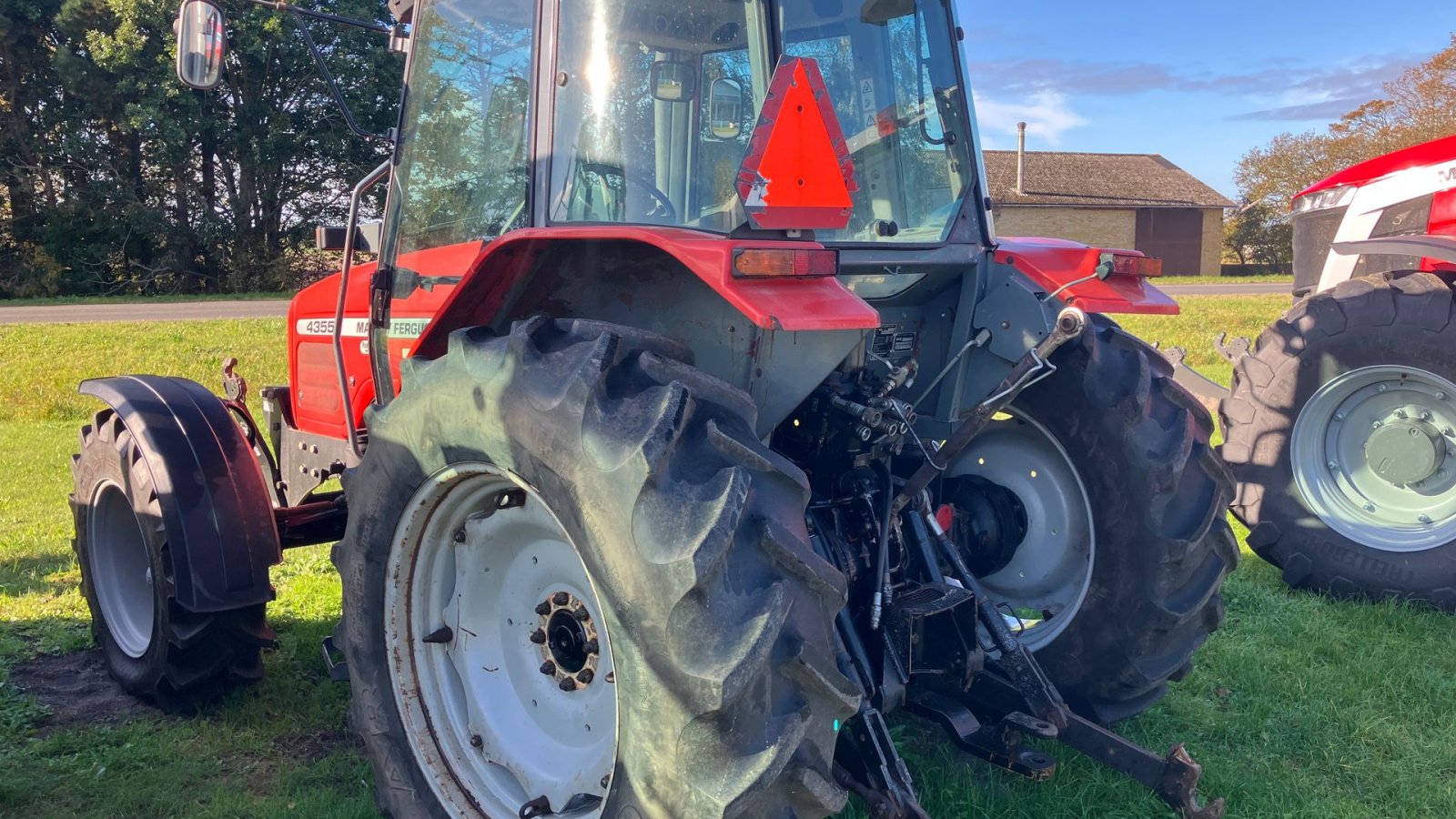 Traktor типа Massey Ferguson 4355 Power Shuttle 24-24, Gebrauchtmaschine в Roskilde (Фотография 16)
