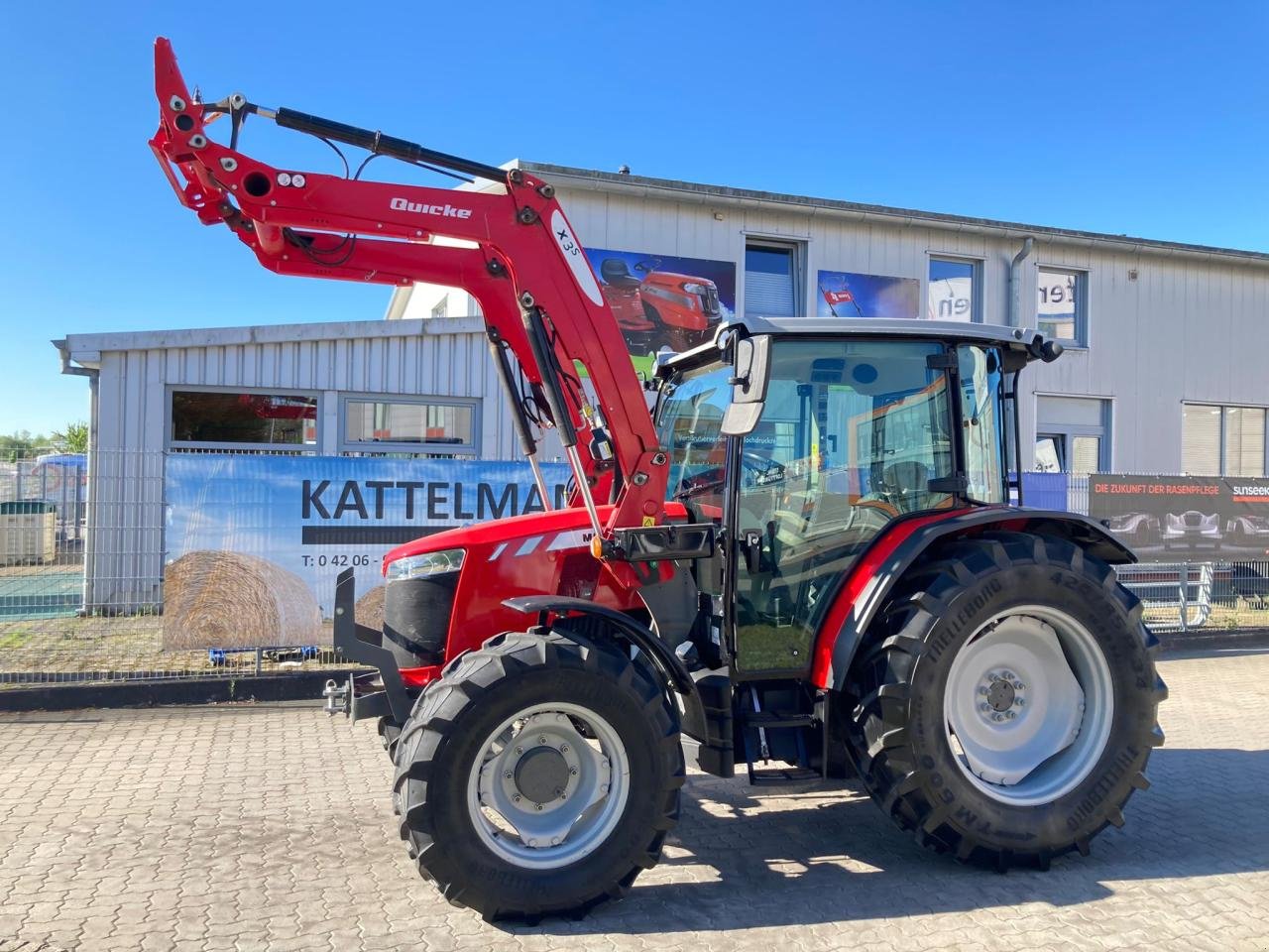 Traktor a típus Massey Ferguson 4707 mit Klima, Gebrauchtmaschine ekkor: Stuhr (Kép 2)