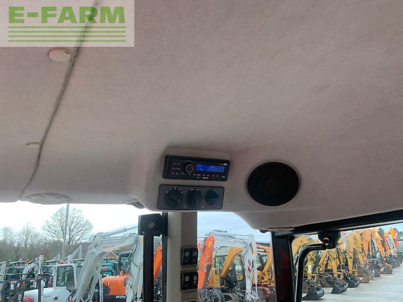 Traktor of the type Massey Ferguson 4707 tractor (st25398), Gebrauchtmaschine in SHAFTESBURY (Picture 18)