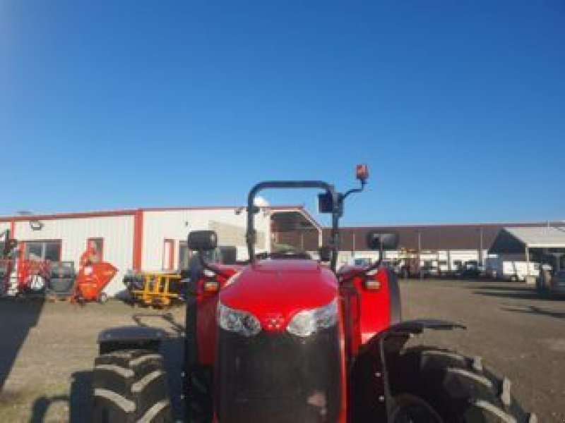 Traktor des Typs Massey Ferguson 4707, Gebrauchtmaschine in CIVENS (Bild 3)