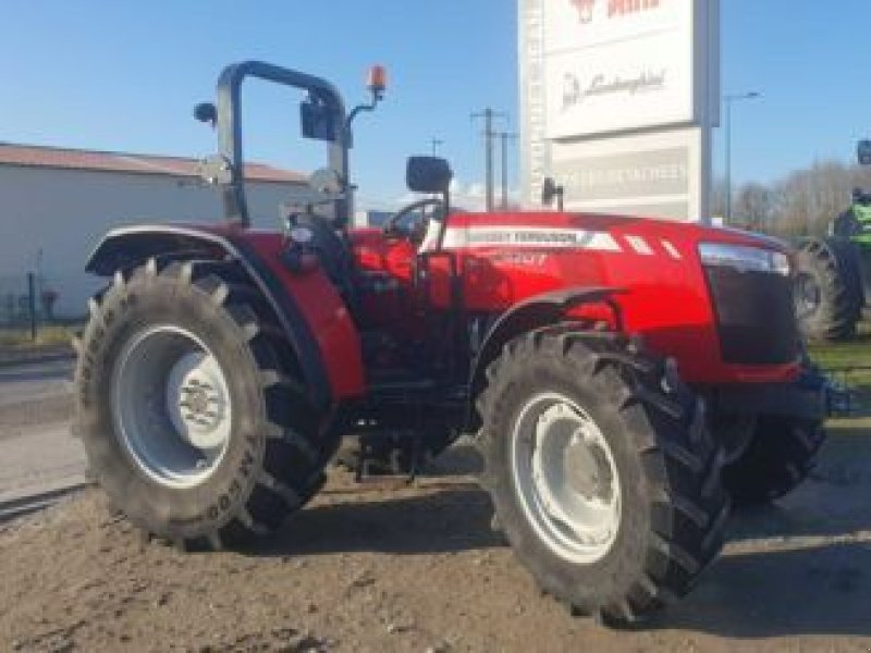 Traktor des Typs Massey Ferguson 4707, Gebrauchtmaschine in CIVENS (Bild 5)