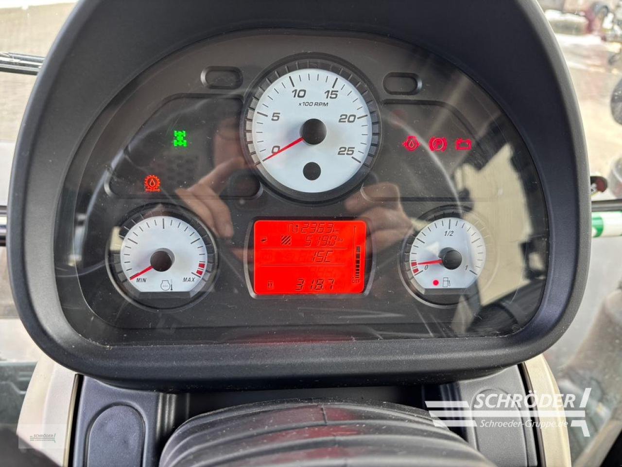 Traktor of the type Massey Ferguson 4708 M CAB ESSENTIAL, Gebrauchtmaschine in Langenweddingen (Picture 3)