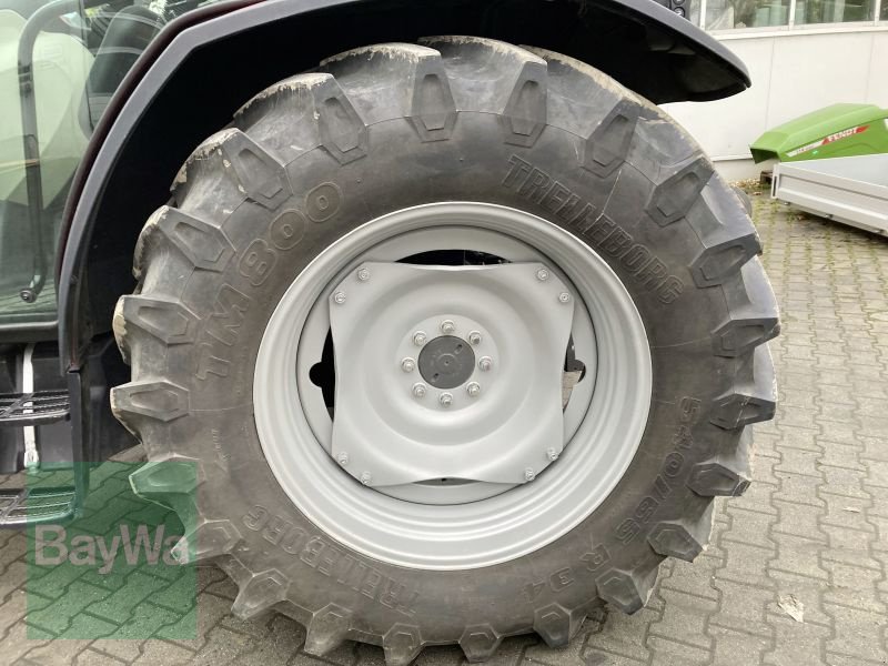 Traktor des Typs Massey Ferguson 4708 M ESSENTIAL, Gebrauchtmaschine in Rinchnach (Bild 10)