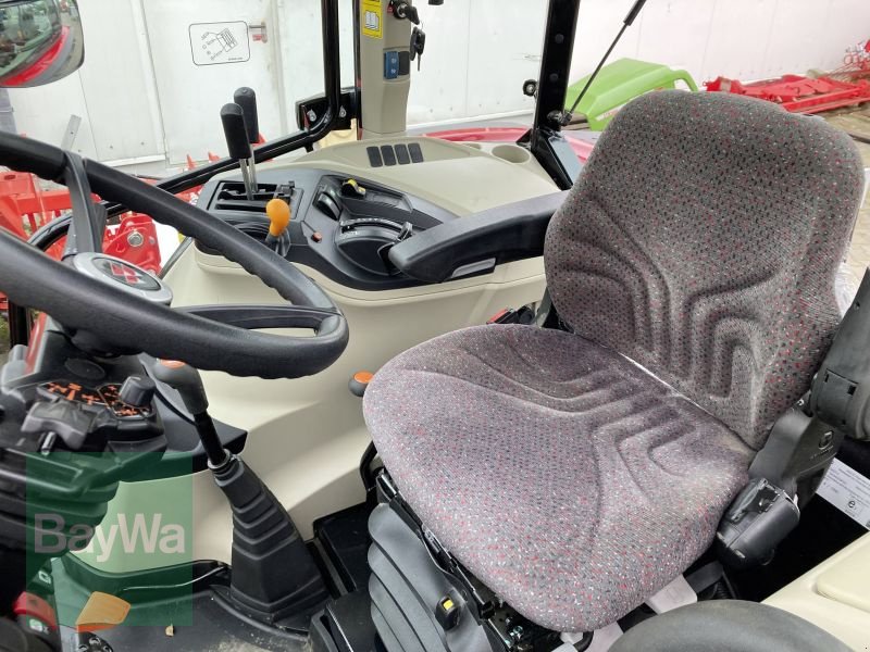 Traktor des Typs Massey Ferguson 4708 M ESSENTIAL, Gebrauchtmaschine in Rinchnach (Bild 15)