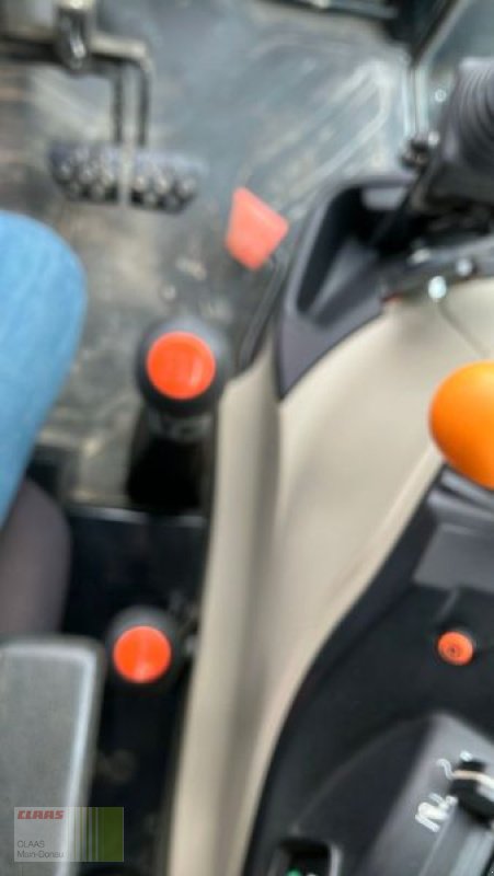 Traktor van het type Massey Ferguson 4708 M, Gebrauchtmaschine in Vohburg (Foto 12)