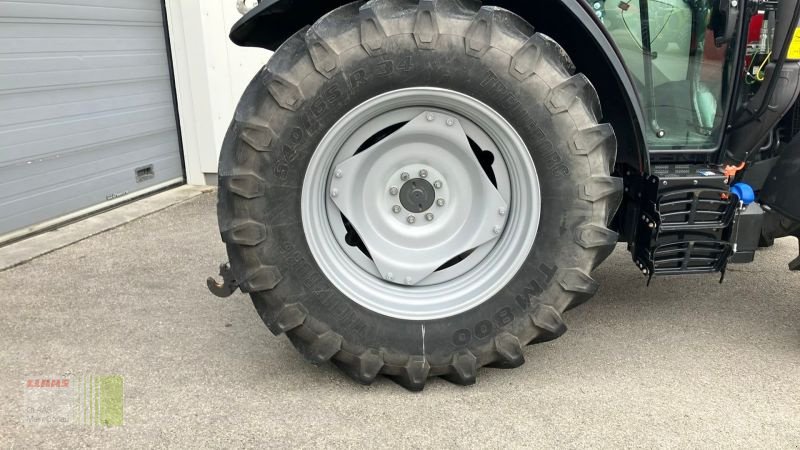 Traktor van het type Massey Ferguson 4708 M, Gebrauchtmaschine in Vohburg (Foto 25)