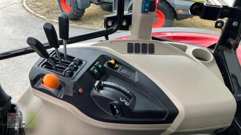 Traktor van het type Massey Ferguson 4708 M, Gebrauchtmaschine in Vohburg (Foto 11)