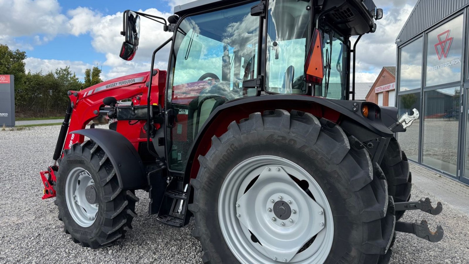 Traktor typu Massey Ferguson 4708, Gebrauchtmaschine v Hadsten (Obrázek 3)