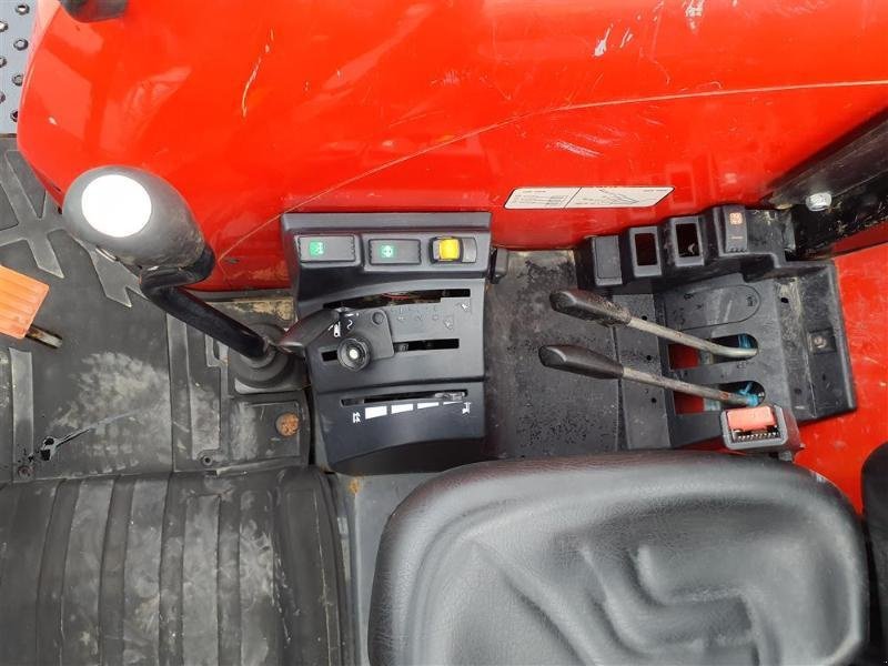 Traktor des Typs Massey Ferguson 4708, Gebrauchtmaschine in ANTIGNY (Bild 11)