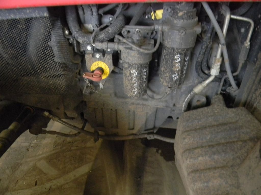 Traktor des Typs Massey Ferguson 4708, Gebrauchtmaschine in ENNEZAT (Bild 5)