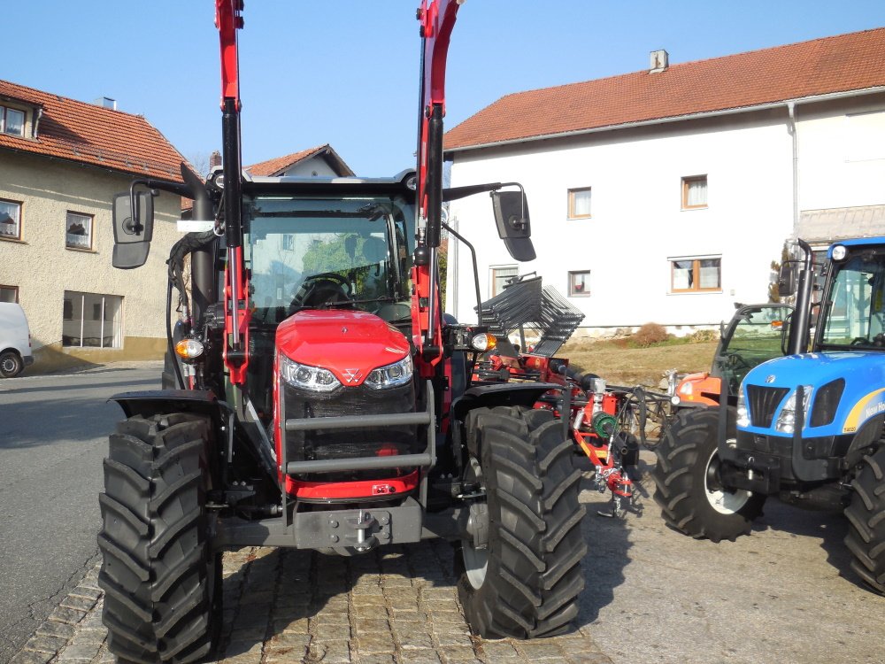 Traktor от тип Massey Ferguson 4708, Gebrauchtmaschine в Innernzell (Снимка 2)