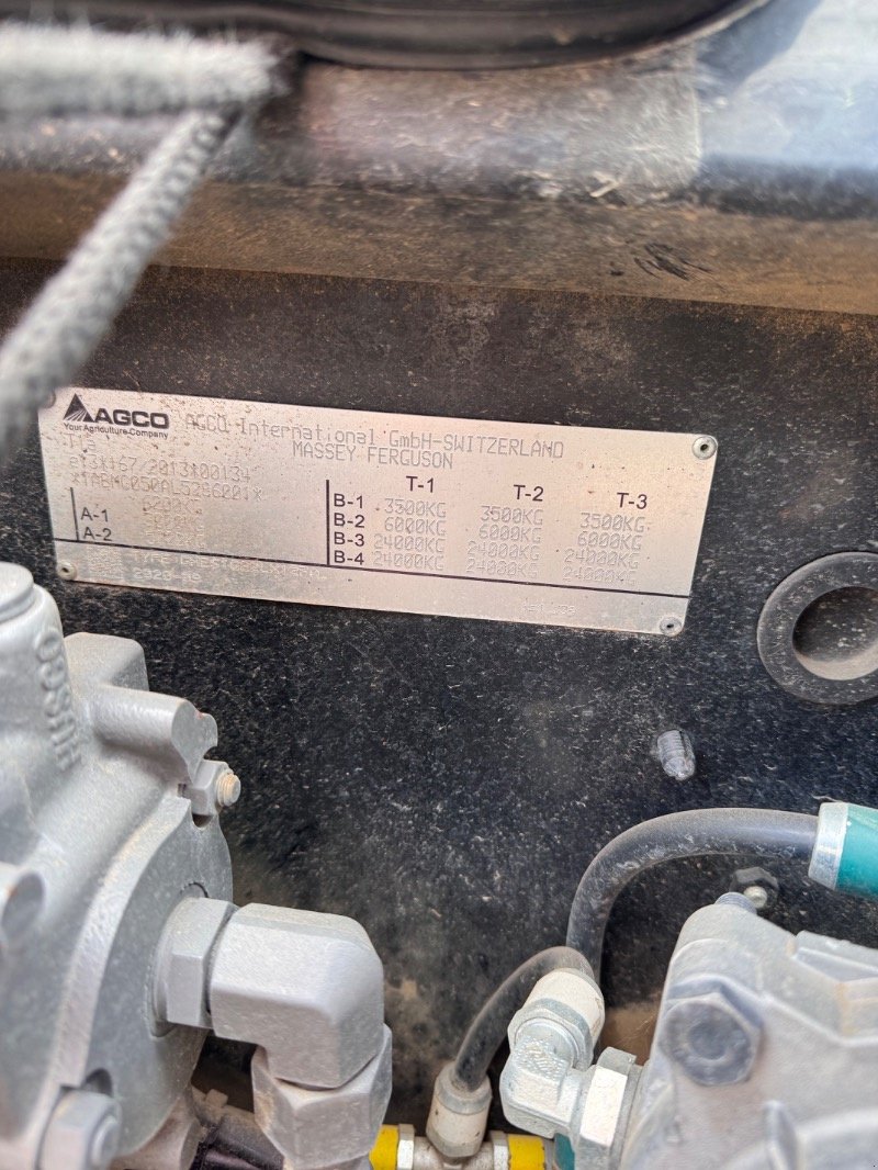 Traktor Türe ait Massey Ferguson 4708, Neumaschine içinde Löwenberger Land (resim 8)