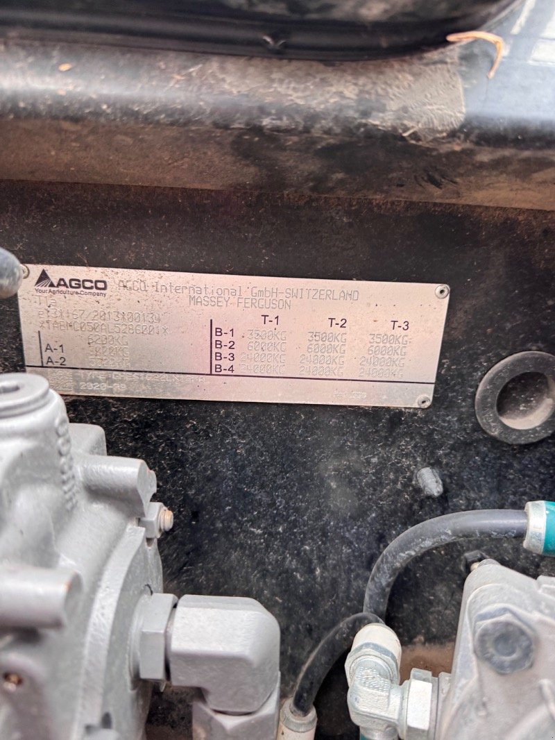 Traktor Türe ait Massey Ferguson 4708, Neumaschine içinde Löwenberger Land (resim 17)