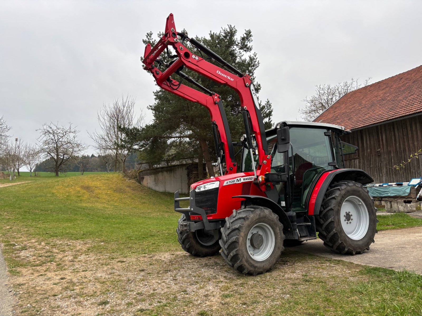 Traktor типа Massey Ferguson 4708, Gebrauchtmaschine в Pemfling (Фотография 1)